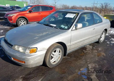 1996 Honda Accord Ex/Ex-R z USA, uszkodzony, nr VIN 1HGCD725XTA005225